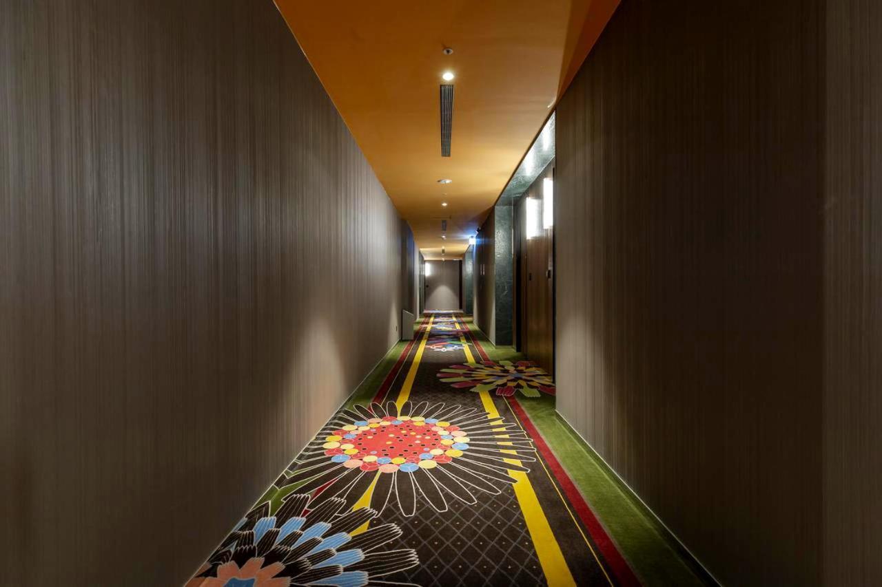 Inhouse Hotel Grand Taichung Exterior foto
